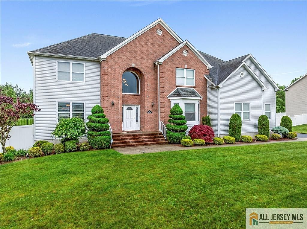 8 Adam Ct, Monroe Township, NJ 08831 | Zillow