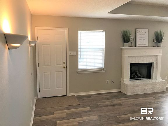 5th image of 9161 Jackson Cir