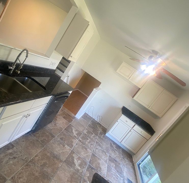 15760 Church Dr, South Holland, IL 60473 | MLS #12660914 | Zillow