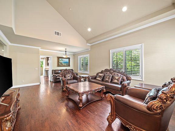 2nd image of 5230 Myrtus Ave