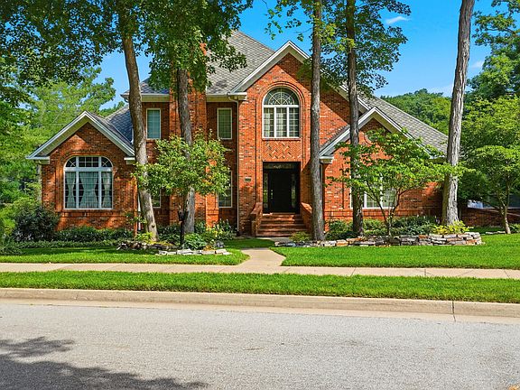 2nd image of 1009 Lake Point Ln