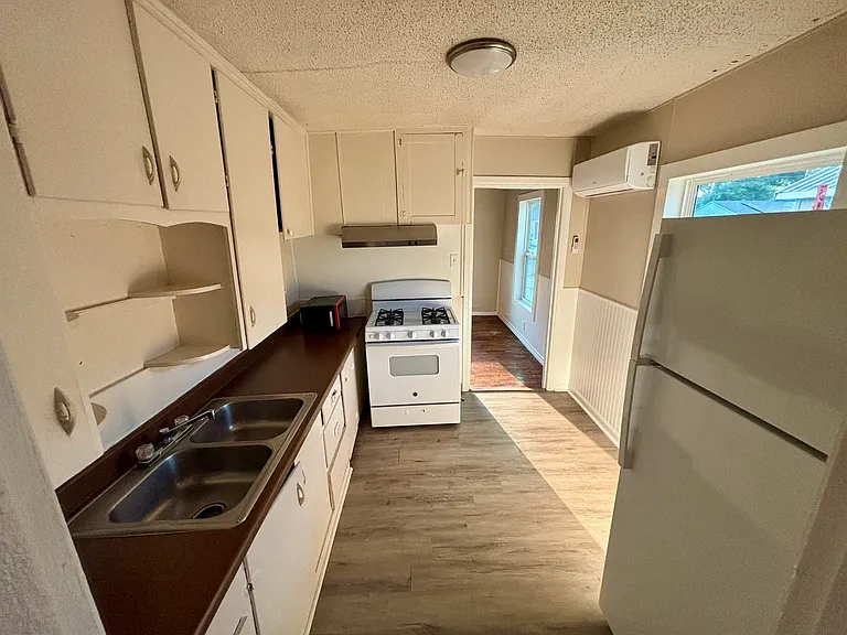 315 Ritchey St — Photo 10