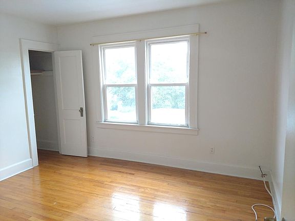 5th image of 440 Fern Ave APT 2