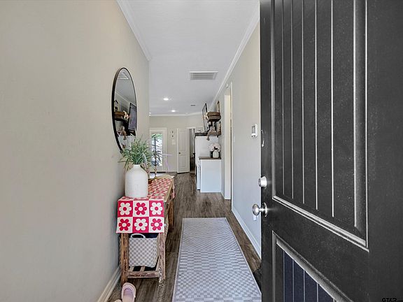 5th image of 252 Oak Valley Dr