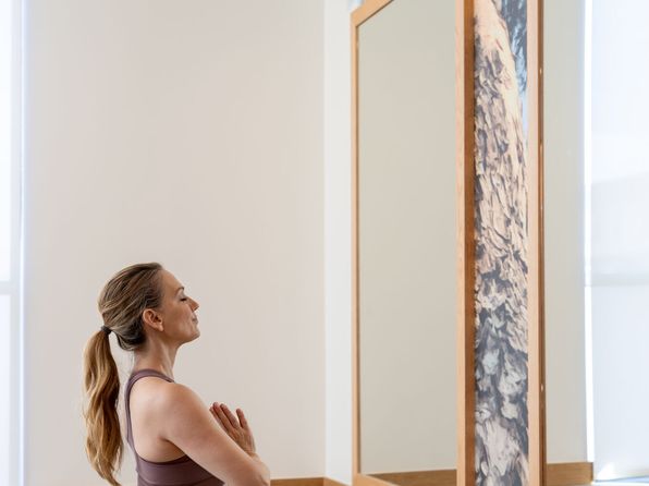 1095 Rollins Rd #605