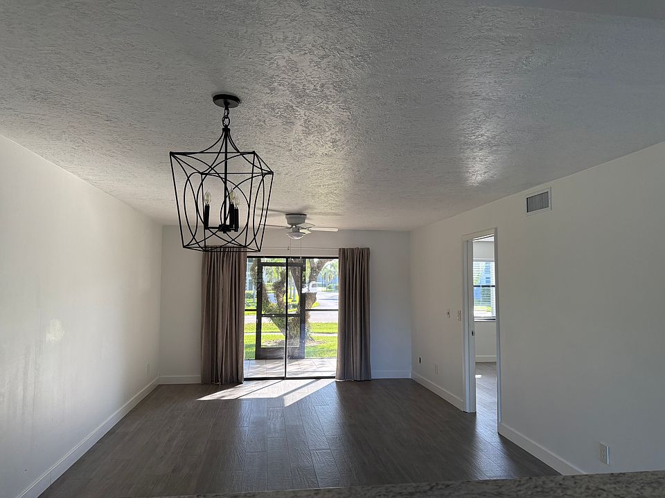 1st image of 1290 SE Parkview Pl APT A3