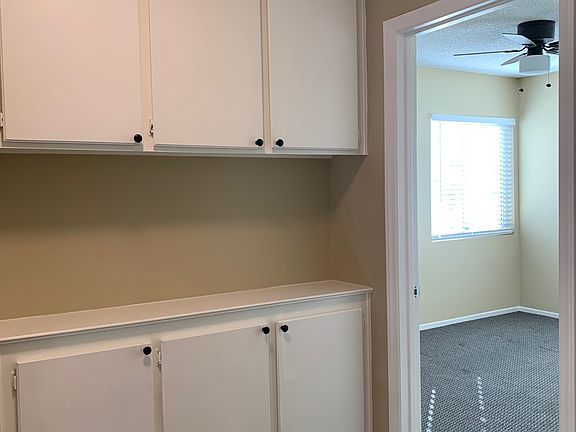 5th image of 1010 S Victoria Ave
