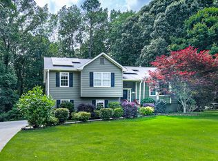 615 Maplelake Dr, Acworth, GA 30101