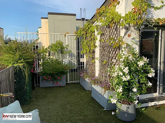 Rented by Keller Williams NYC | media 8