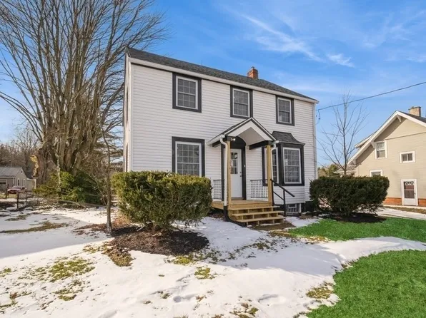 5112 Lincoln St E, East Canton, OH 44730