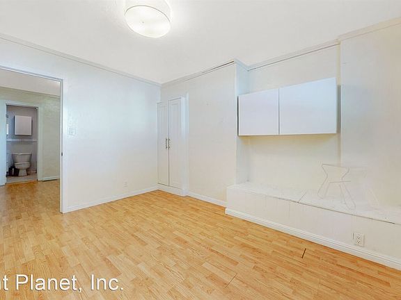 5th image of 173 Coleridge St
