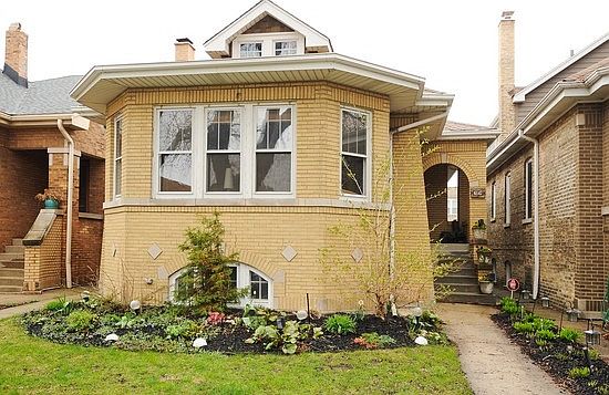 1st image of 6147 N Maplewood Ave