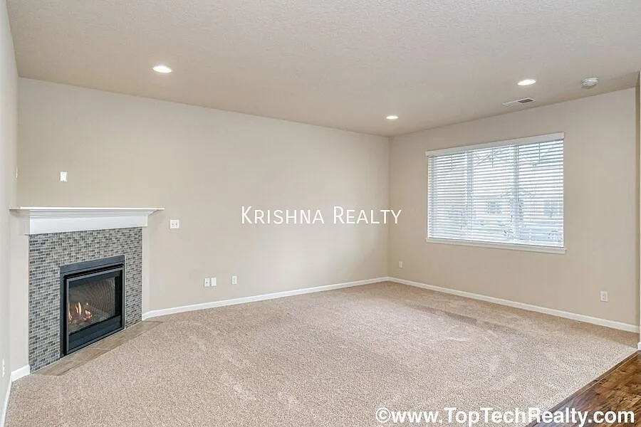 Lovely 4 BD* 2.5 BA* Corner Lot Single Family Home Located In Covetted Abbey Creek Community In N... — Photo 4