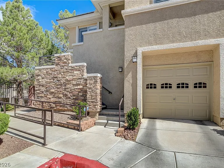 804 Peachy Canyon Cir #201 — Photo 4