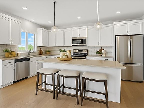3rd image of 780 Creekmoor Dr