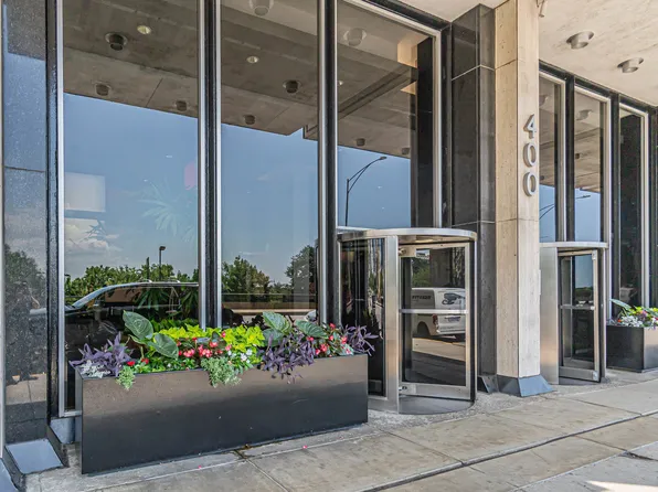 400 E Randolph St APT 916, Chicago, IL 60601