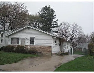 410 Putnam Dr photo 1