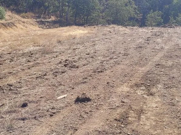 4862 N River Rd, Gold Hill, OR 97525