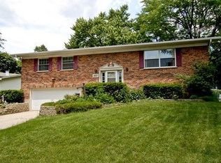 5837 Lenox Rd, Lisle, IL 60532