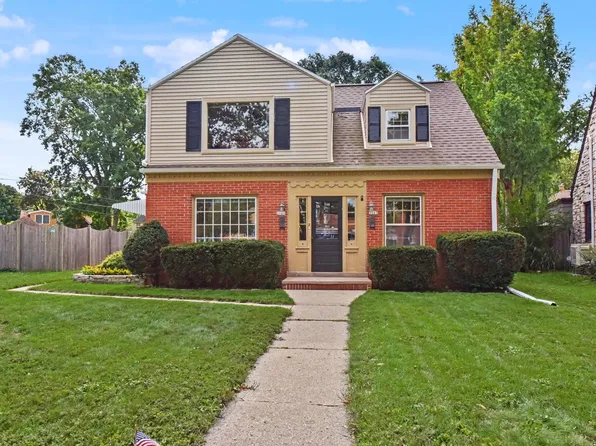 2161 W Raleigh AVENUE #2163, Glendale, WI 53209