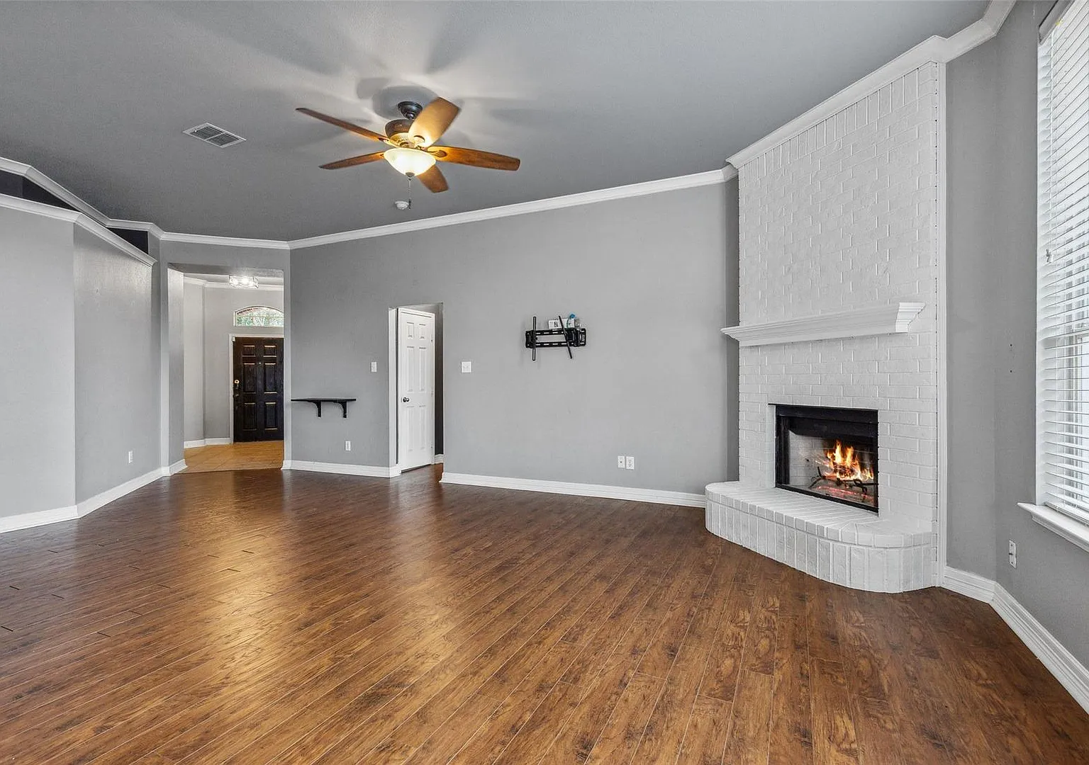 Modern Style, Energy Savings & the Perfect Backyard Retreat in Mallard Cove! — Photo 4