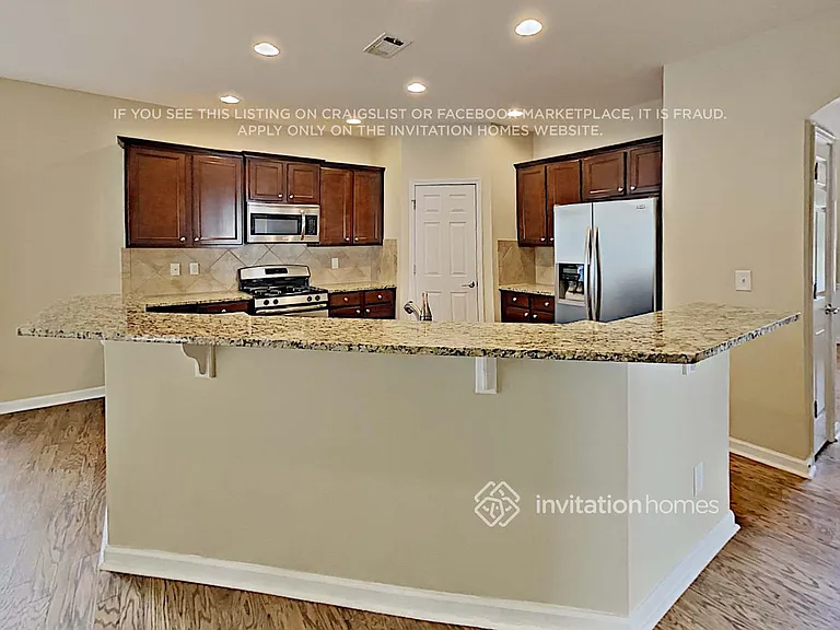 160 Edgewater Trl — Photo 6