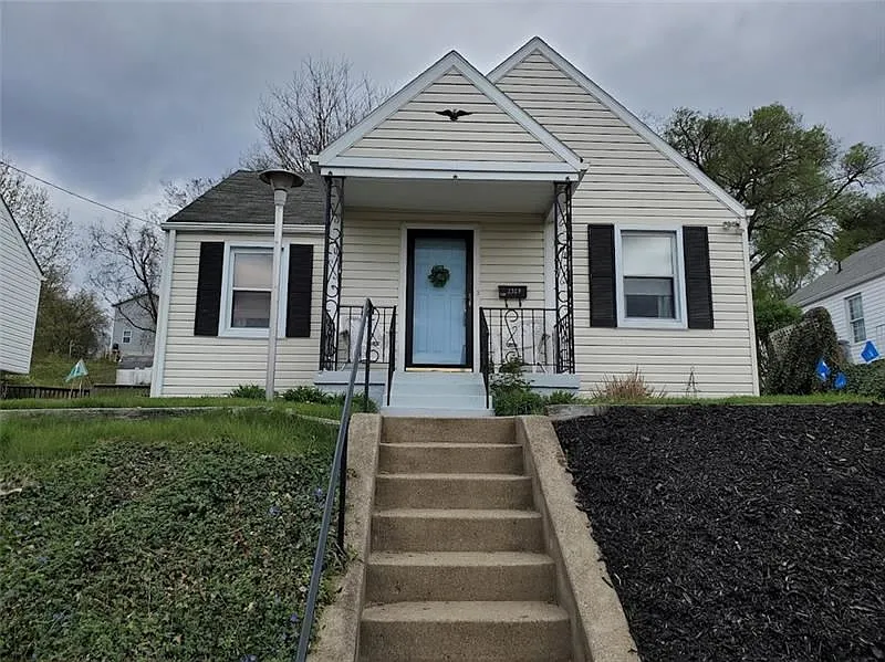 1313 Linden St photo 1