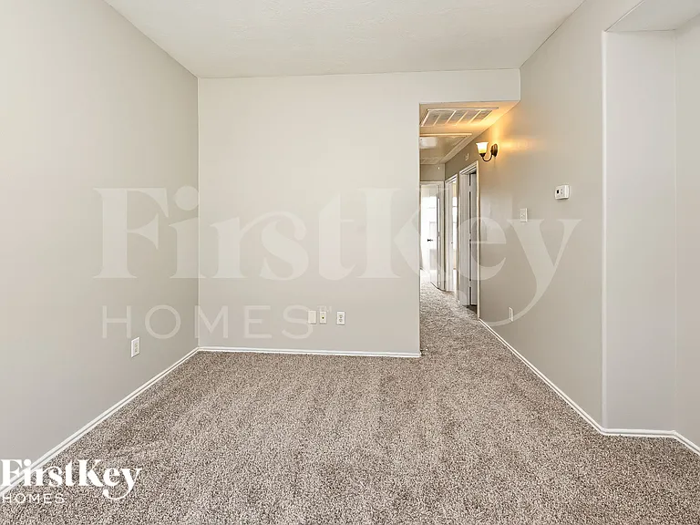 1319 Seagler Pond Ln — Photo 16
