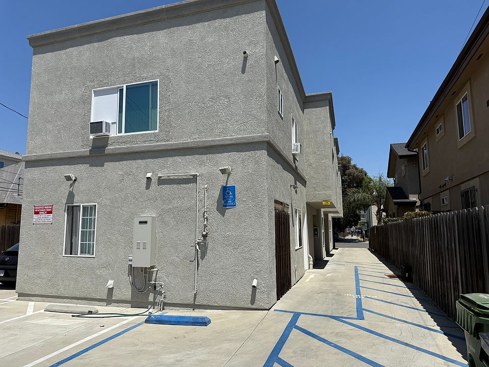 Building Photo 3
