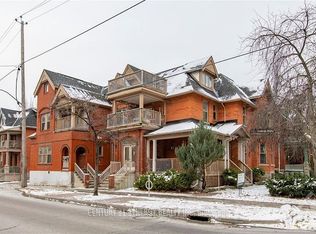 450 Maclaren St #6, Ottawa, ON K1R 5K6