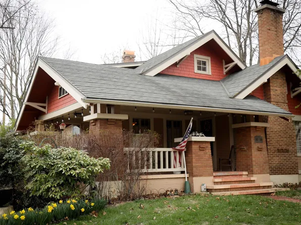 113 N Riverside Dr, Winamac, IN 46996