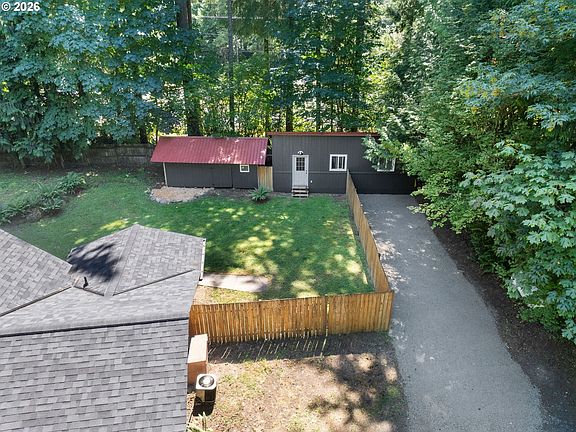 4th image of 69080 E Vine Maple Dr