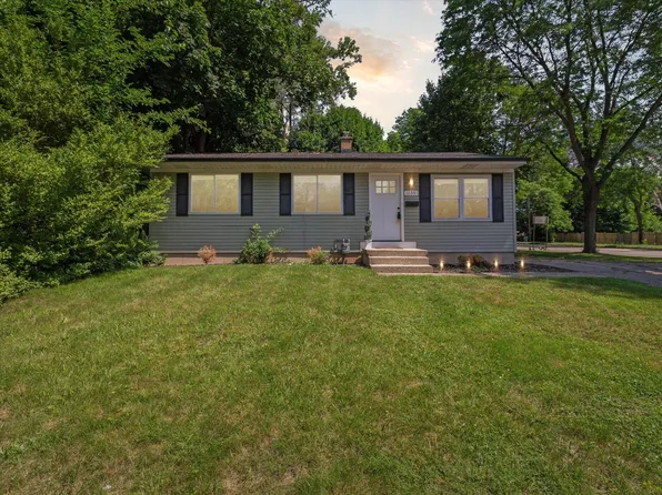 1135 Kentwood St NE, Grand Rapids, MI 49505