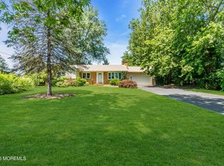 198 Burlington Path Rd, Cream Ridge, NJ 08514