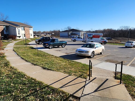 5th image of 420 S Gustin St #18018564
