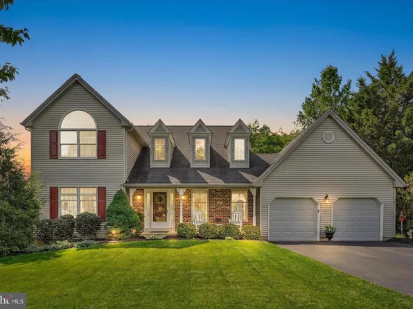 214 Mill Pond Dr, Exton, PA 19341