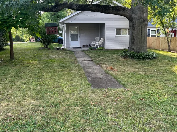 944 Hudson Rd, Kent, OH 44240