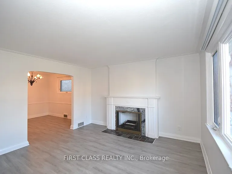 129 Felbrigg Ave — Photo 3