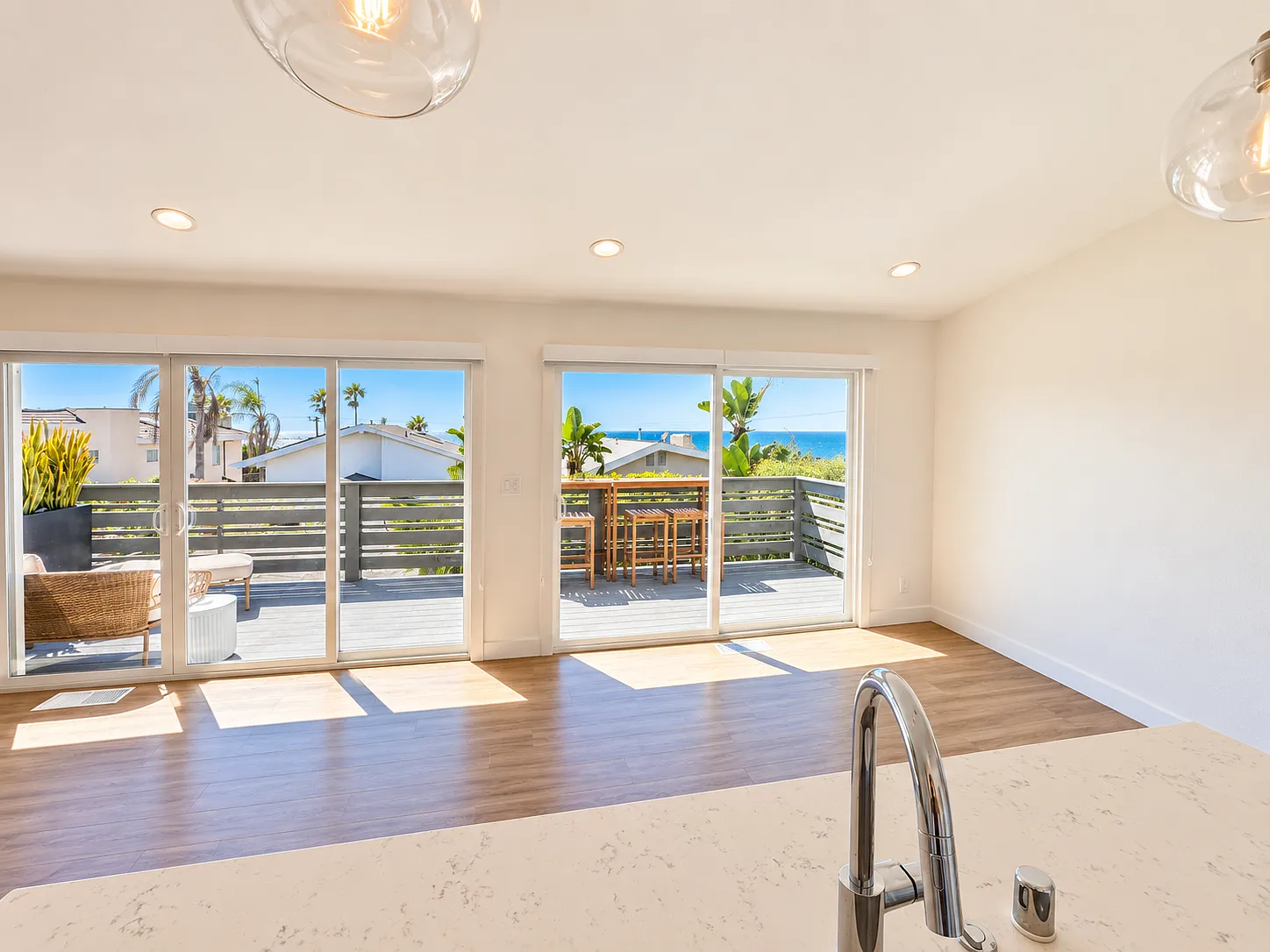 3 bed, 1900 sqft, $9,750 — Photo 3