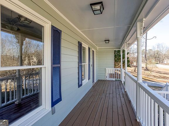 3rd image of 290 Mill Pointe Trl