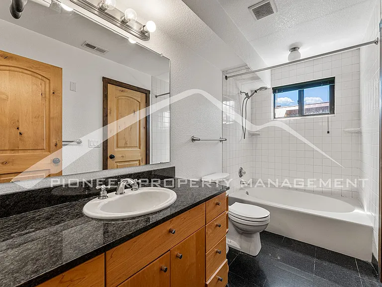 780 Walnut St #D — Photo 16