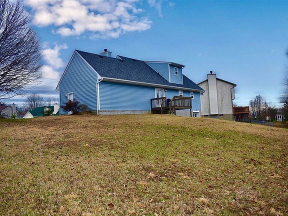 5th image of 108 Tulip Oak Cir
