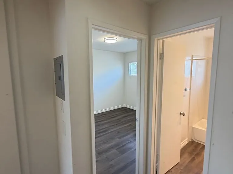 4340 Walnut — Photo 13