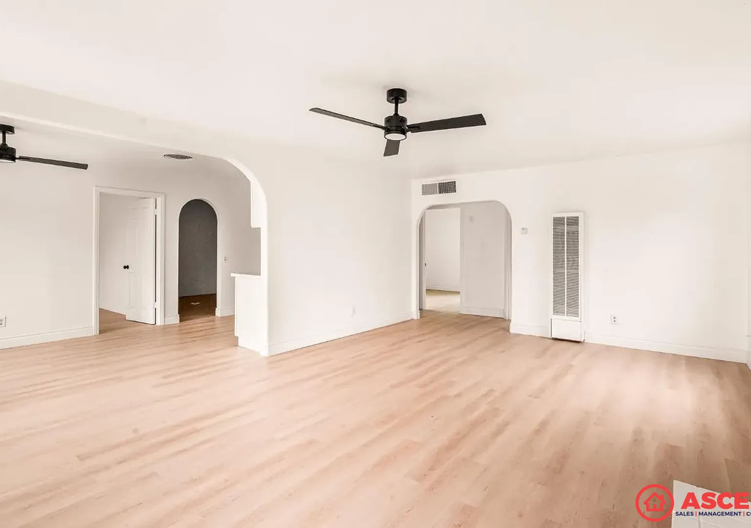 Spacious 3BR/1BA in Bakersfield (93304) 1,130 SQFT, Pet-Friendly! $1000 Move-In Special this mont... — Photo 4