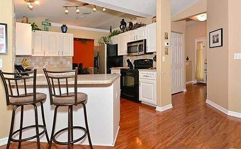 4th image of 4137 Malden Dr