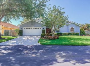 5289 White Sand Cir NE, Saint Petersburg, FL 33703