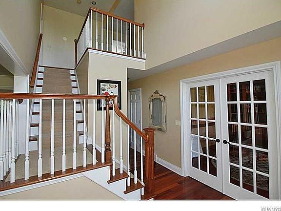3rd image of 8185 Oak Leaf Ln