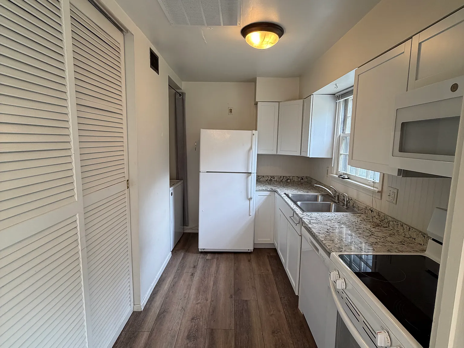 2 bed, 960 sqft, $1,375 — Photo 4