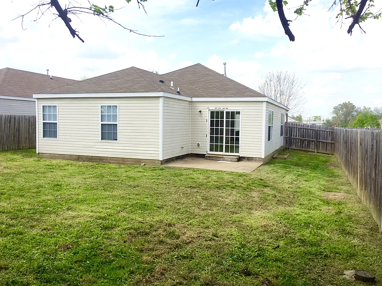 605 Cedar Brook Ct — Photo 11