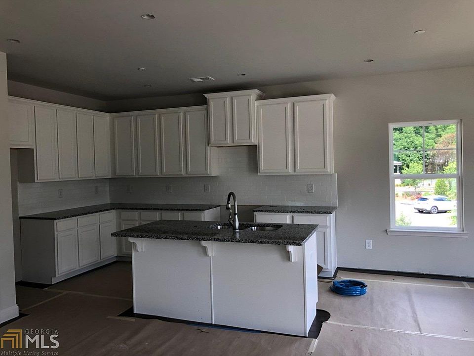 2nd image of 853 Jensmith Ave